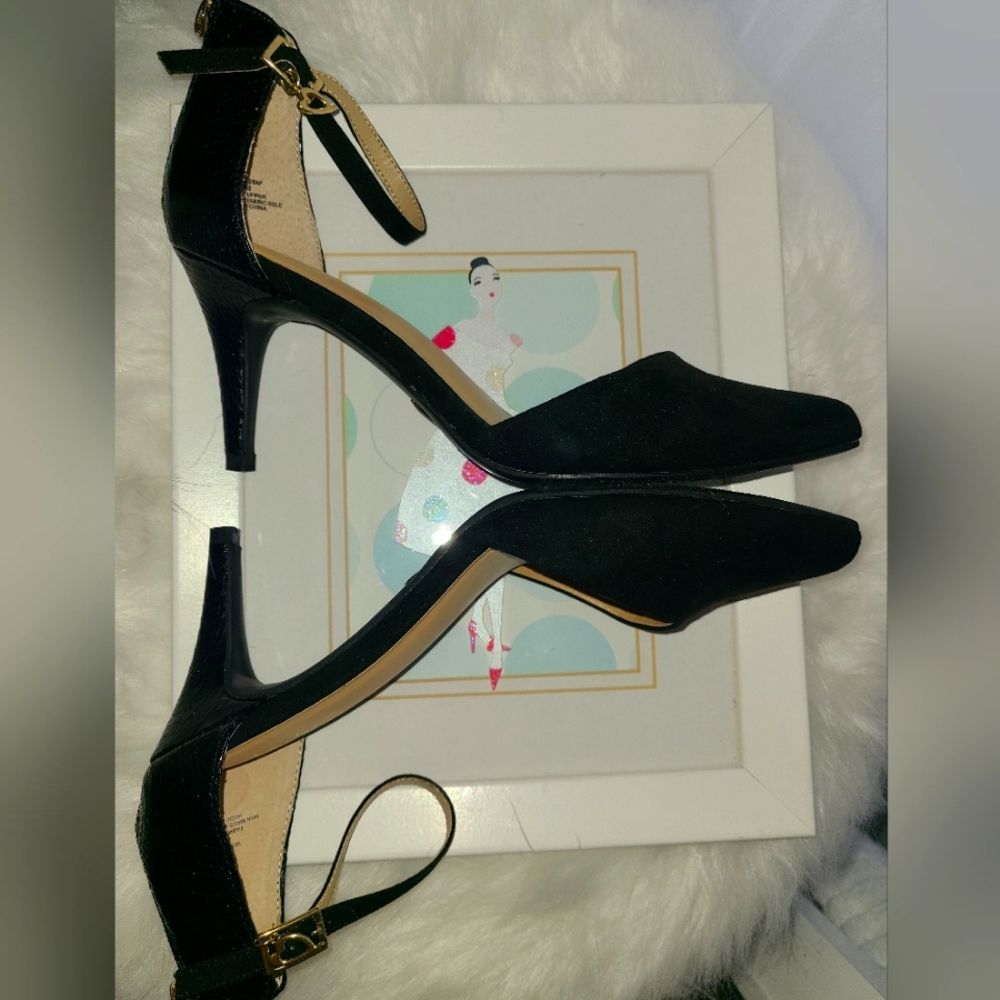 Thalia Sodi Suede Black High Heels with an ankle strap.